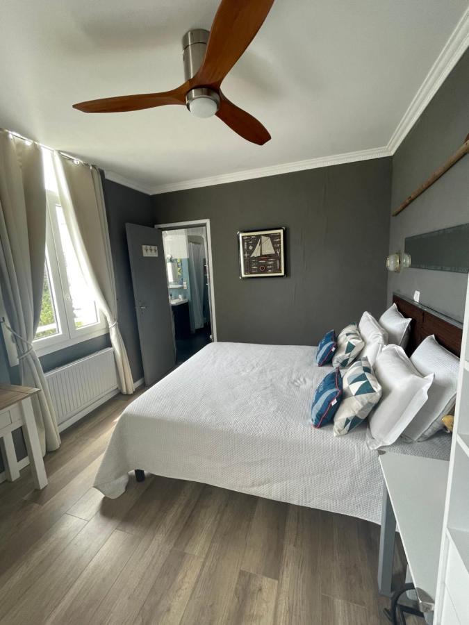 Villa-Chateau Les Terrasses - Tamaris, Plage Des Sablettes, Mer Au Bas De La Propriete La Seyne-sur-Mer Buitenkant foto