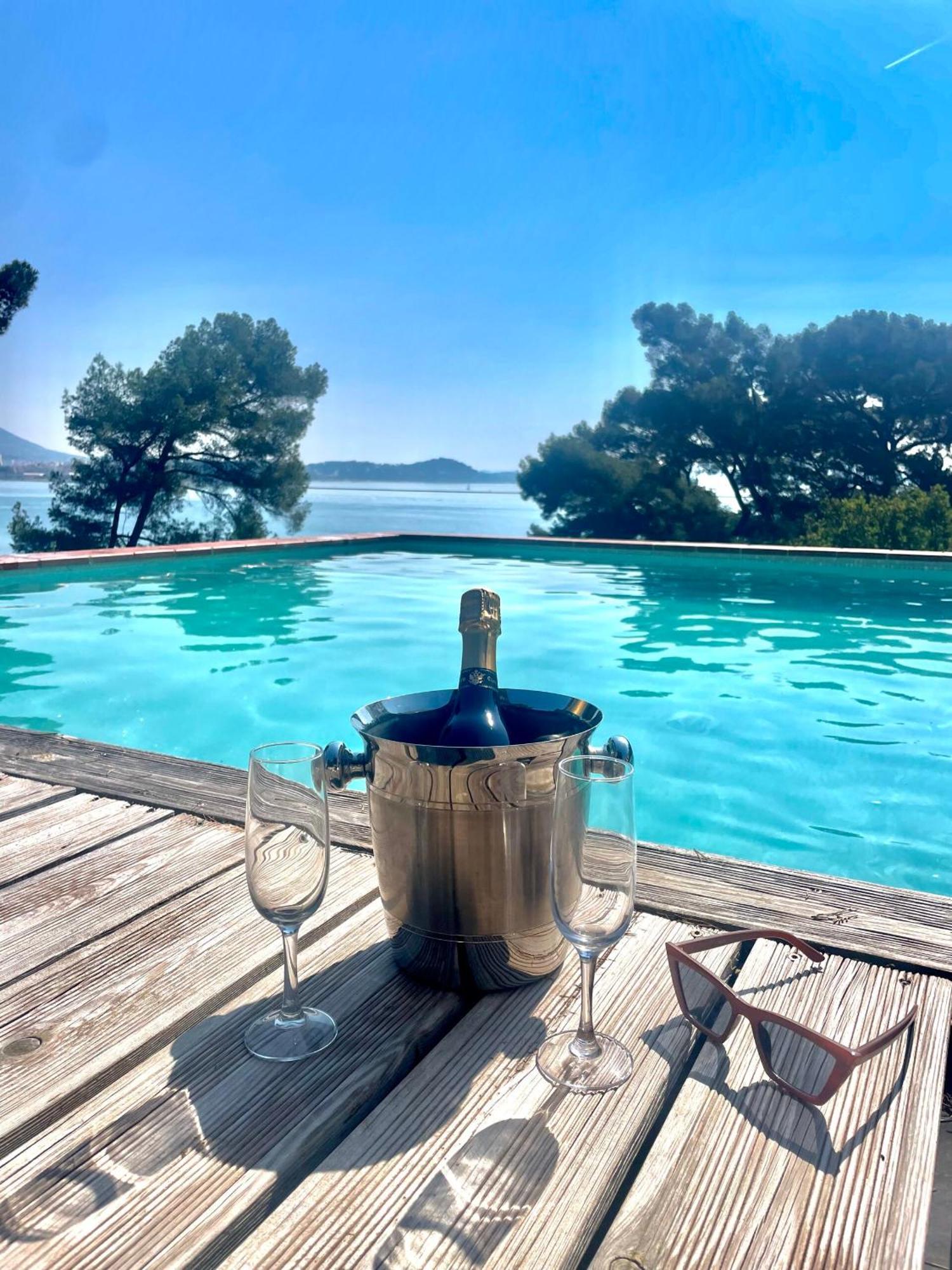 Villa-Chateau Les Terrasses - Tamaris, Plage Des Sablettes, Mer Au Bas De La Propriete La Seyne-sur-Mer Buitenkant foto
